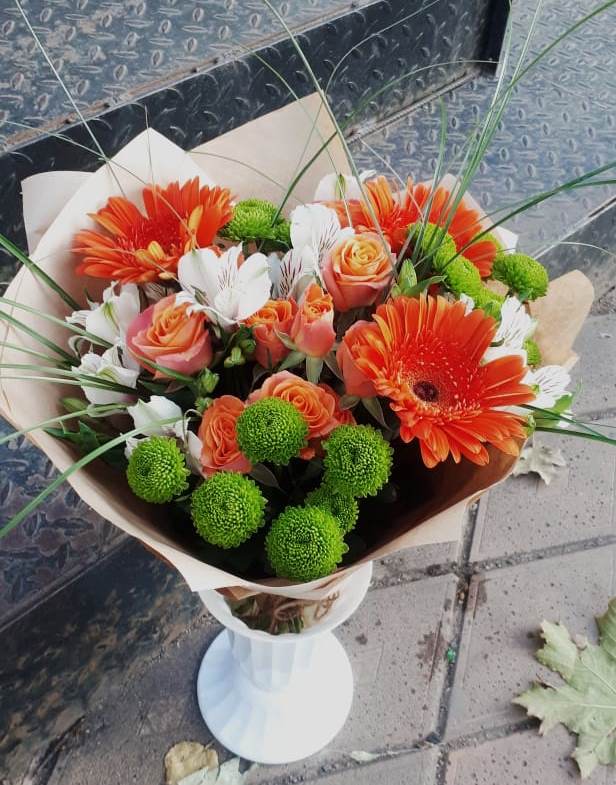 Букет цветов из: Герберы, Хризантемы, Альстромерии и Розы в Райки