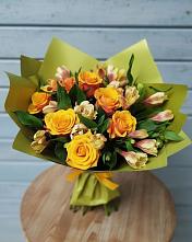 Букет цветов из:  Альстромерии и Розы в Райки