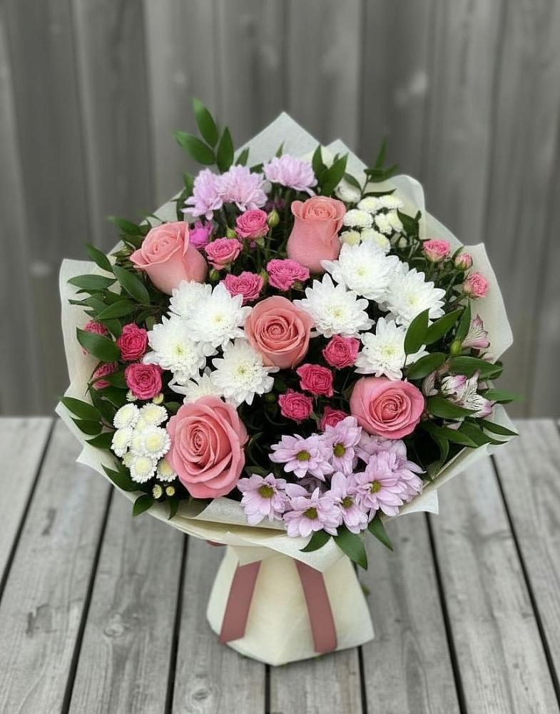 Букет цветов из: Альстромерии, Гвоздики, Розы и Хризантемы в Райки