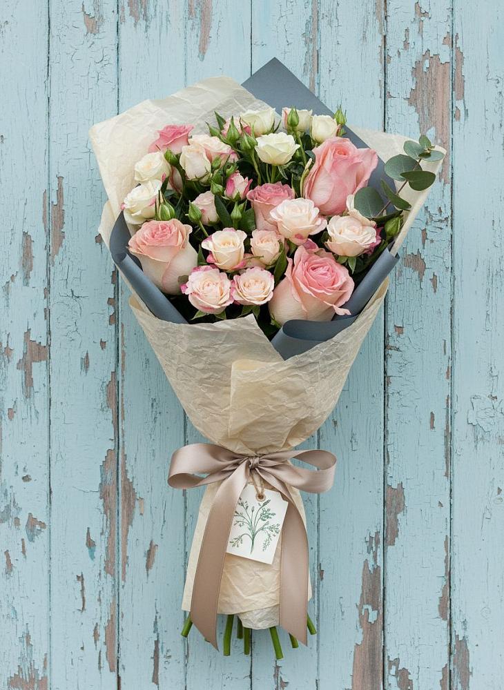 Букет цветов из: Розы в Райки