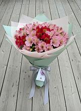 Букет цветов из:  Альстромерии в Райки