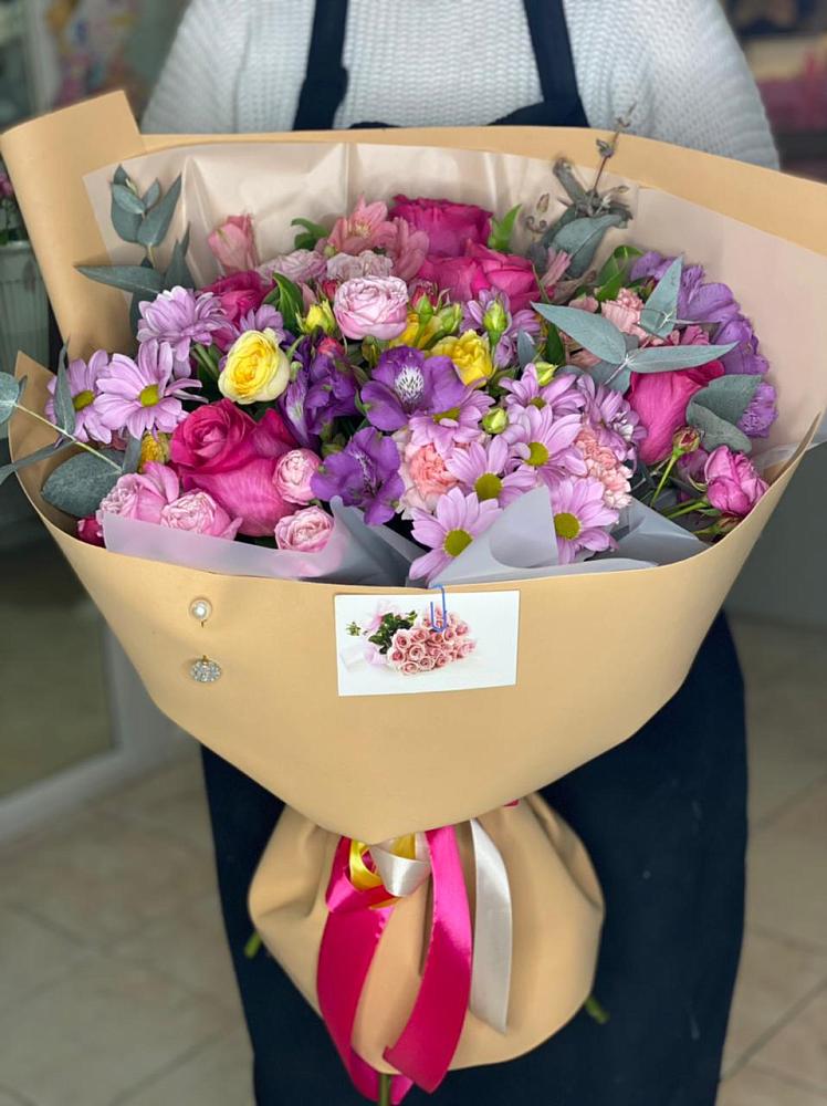 Букет цветов из: Хризантемы, Гвоздики и Альстромерии в Райки