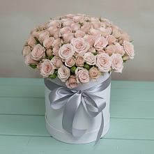 Цветочная композиция из Розы в шляпной коробке в Райки