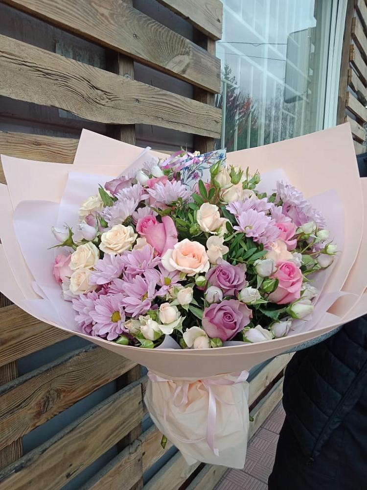 Букет цветов из: Розы и Хризантемы в Райки