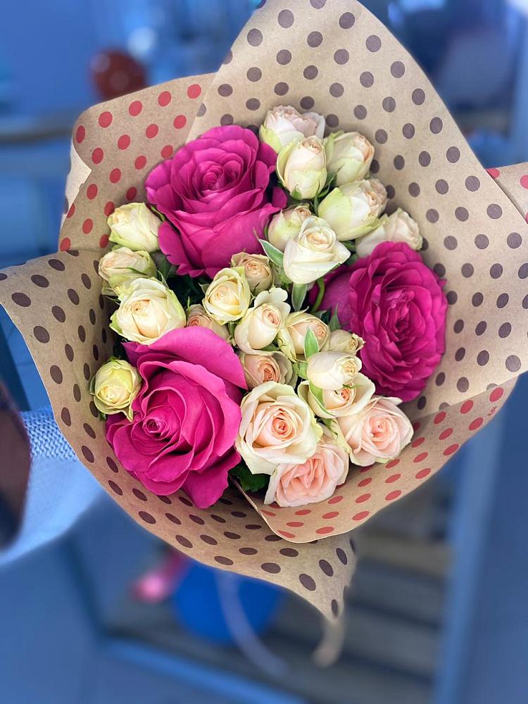 Букет цветов из: Розы в Райки