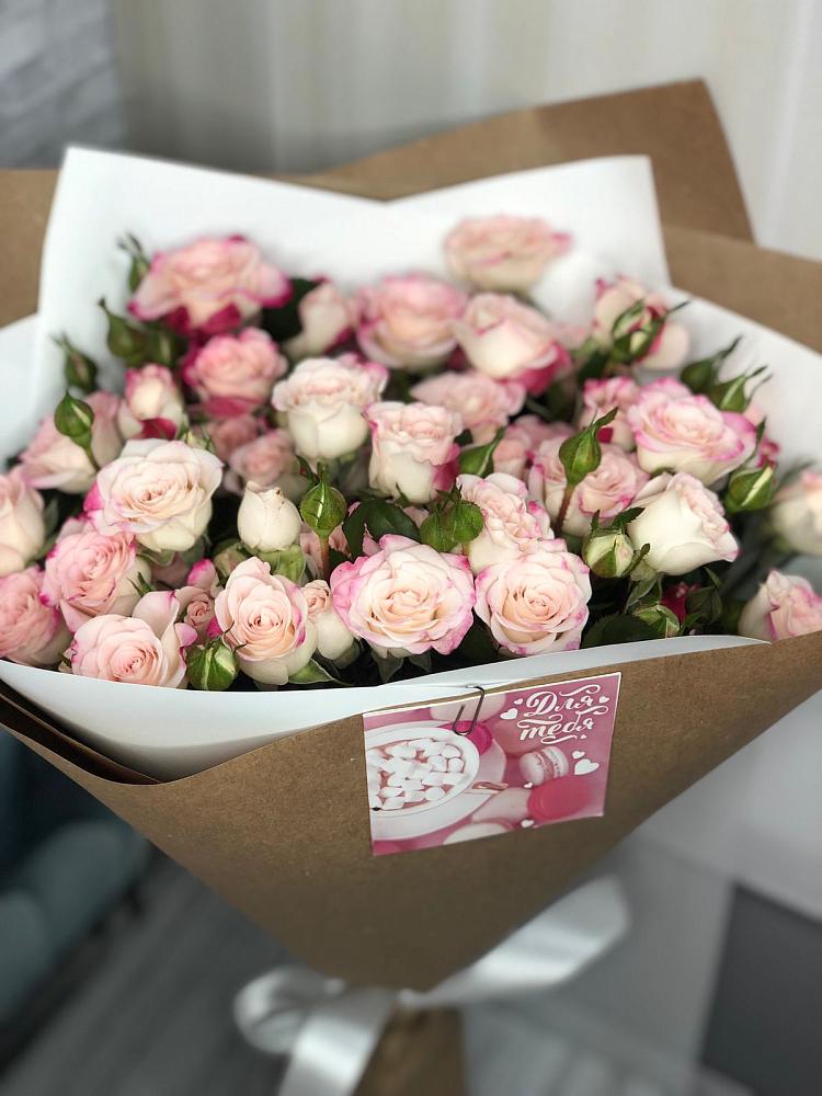 Букет цветов из: Розы в Райки