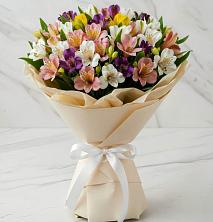 Букет цветов из:  Альстромерии в Райки