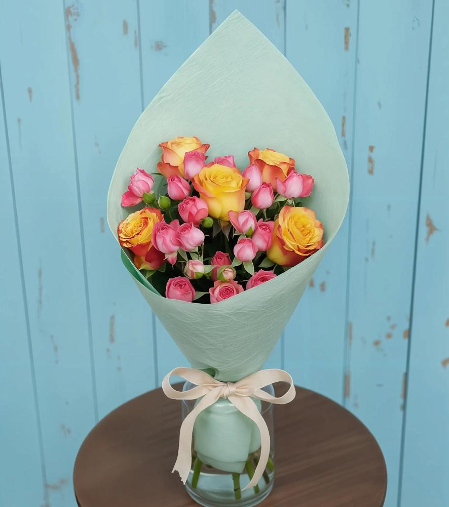 Букет цветов из: Розы в Райки