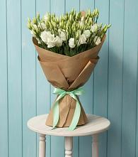 Букет цветов из:  Лизиантусы в Райки