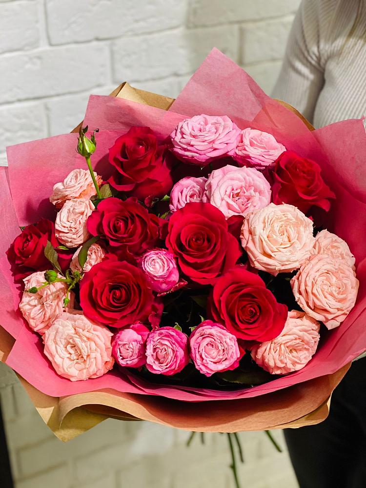 Букет цветов из: Розы в Райки