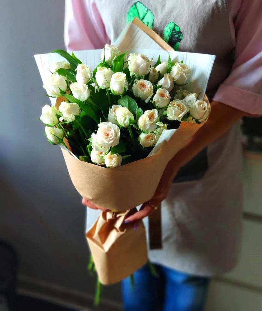 Букет цветов из: Розы в Райки
