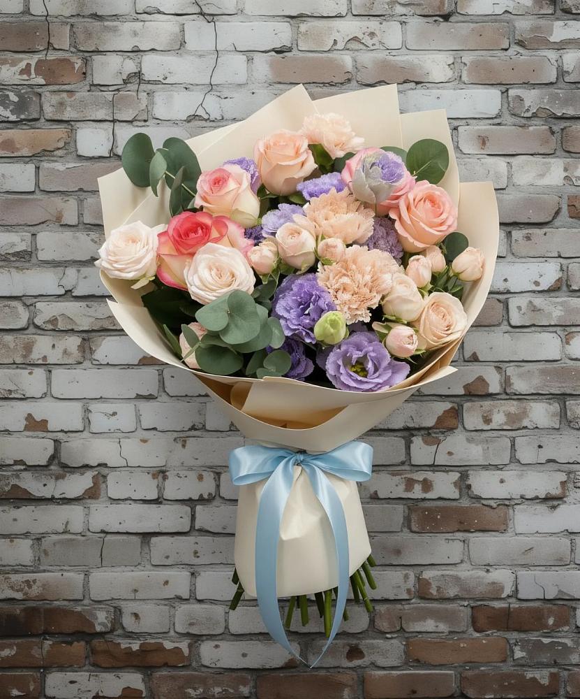 Букет цветов из: Розы, Лизиантусы и Гвоздики в Райки