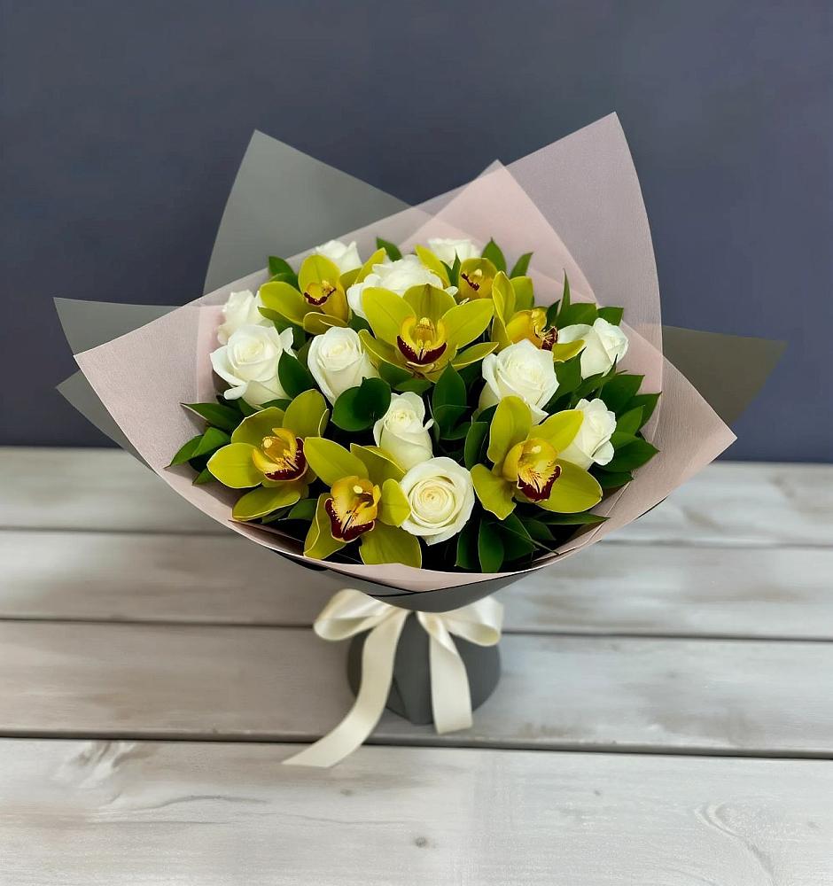 Букет цветов из: Орхидеи и Розы в Райки