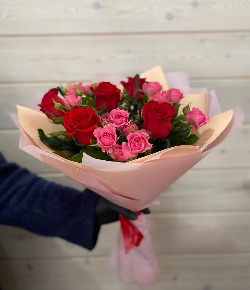 Букет цветов из: Розы в Райки