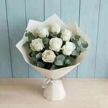 Букет Белые розы в Эвкалипте в Райки