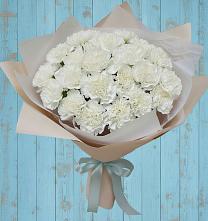 Букет цветов из:  Гвоздики в Райки