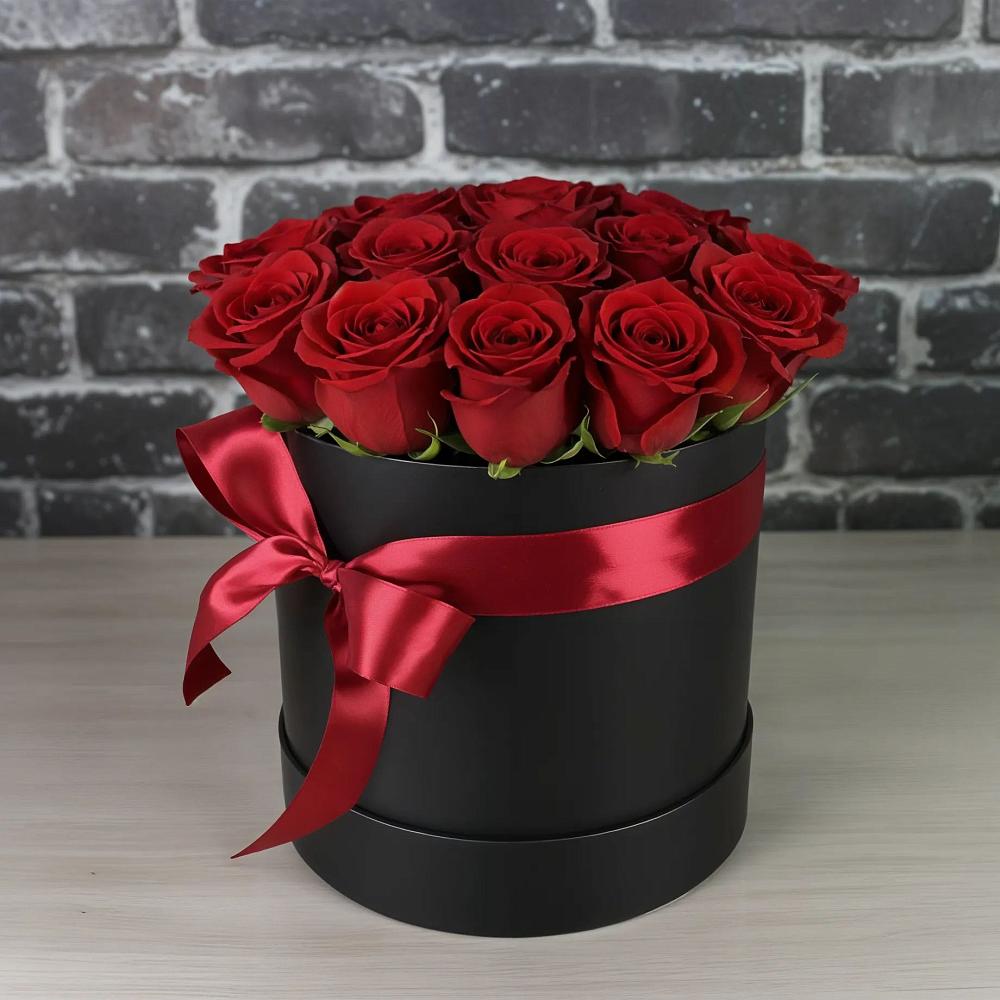 Цветочная композиция из Розы в шляпной коробке в Райки